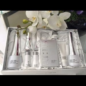 SUM37 Makeup - SUM37 White Award intensive whitening special set SUM37 Makeup - SUM37 White Award intensive whitening special set